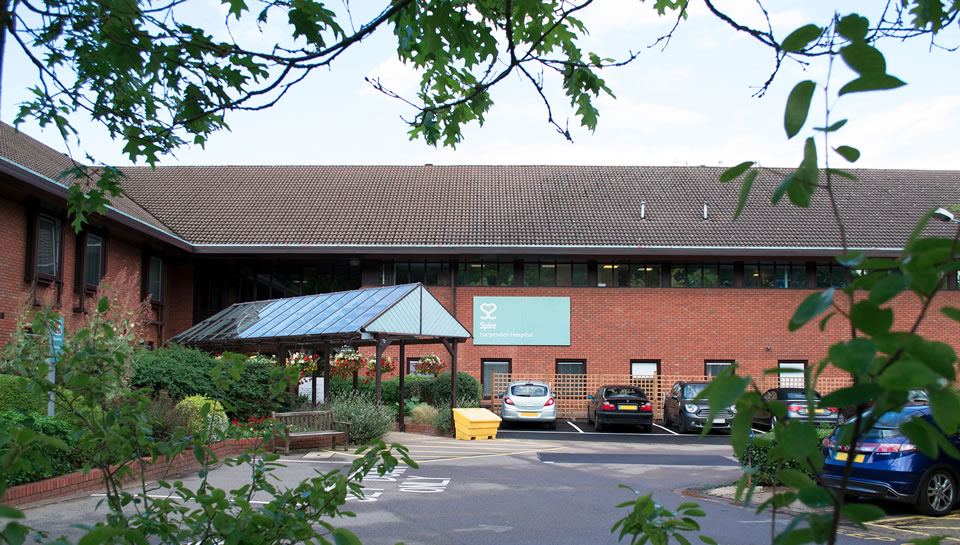 Contact Consultant Ophthalmic & Oculoplastic Surgeon